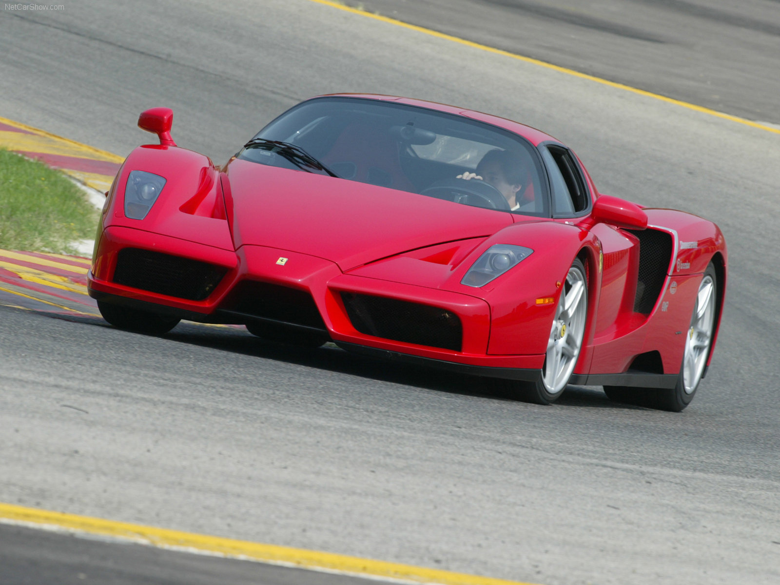 Ferrari-Enzo (2).jpg